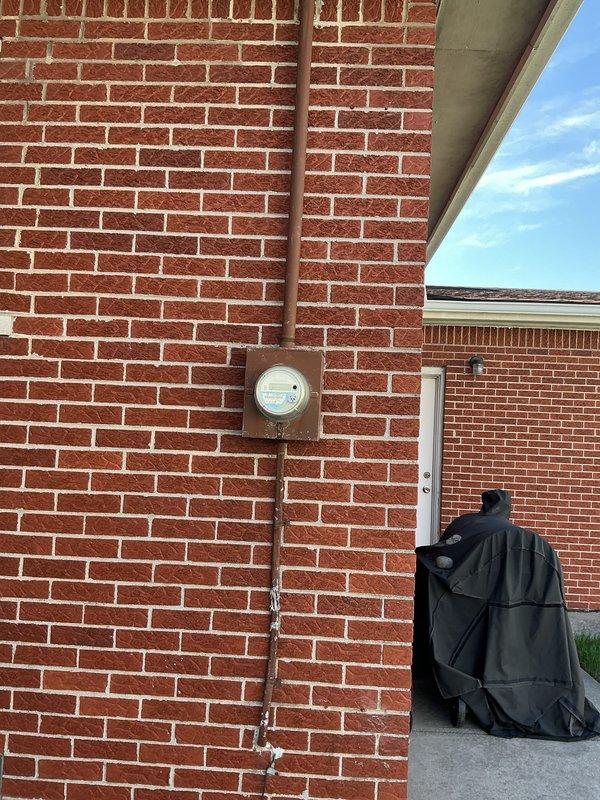 Provided estimate for replacement of 21-year-old non-functional air conditioning system located at exterior of residence. Assessed existing outdoor condenser unit and indoor evaporator coil installation in attic space to determine proper sizing and configuration for new equipment replacement.