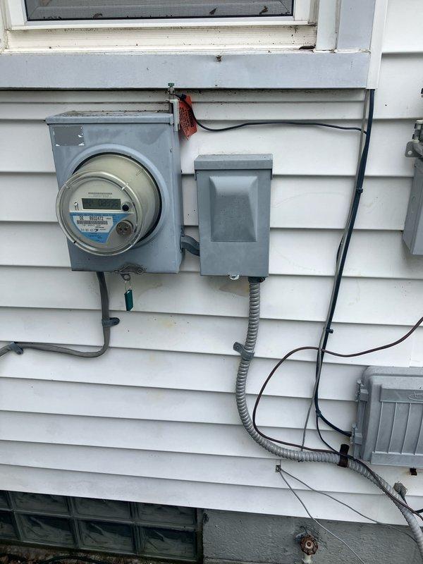 Conducted comprehensive site assessment for complete HVAC system replacement including furnace and air conditioner installation. Evaluated existing thermostat configuration, electrical service capacity at meter location, and exterior mounting requirements for new condensing unit. Documented current system specifications and provided detailed equipment replacement quotation for residential heating and cooling upgrade.