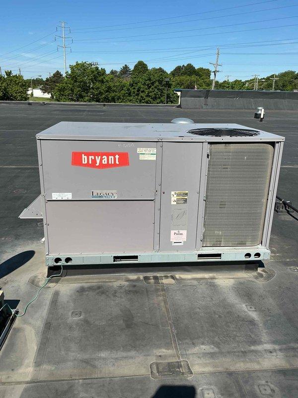 Performed scheduled commercial HVAC maintenance on rooftop Bryant Legacy packaged unit per maintenance agreement. Conducted comprehensive system inspection, verified operational status of all components including condenser coil and fan assembly, and documented equipment condition through photographic records. Filters to be replaced upon delivery to site.