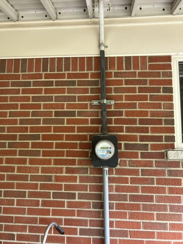Responded to a no heating or cooling call for a 30-year-old R22 air conditioning system located in the backyard. Upon inspection, found the compressor was not operational on the aging outdoor unit. Provided an estimate for complete system replacement due to the age of the equipment, obsolete R22 refrigerant, and failed compressor component.