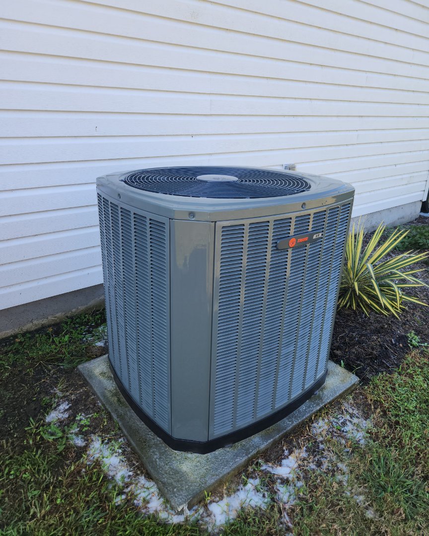 Pikeville, NC - Trane split heat pump maintenance 