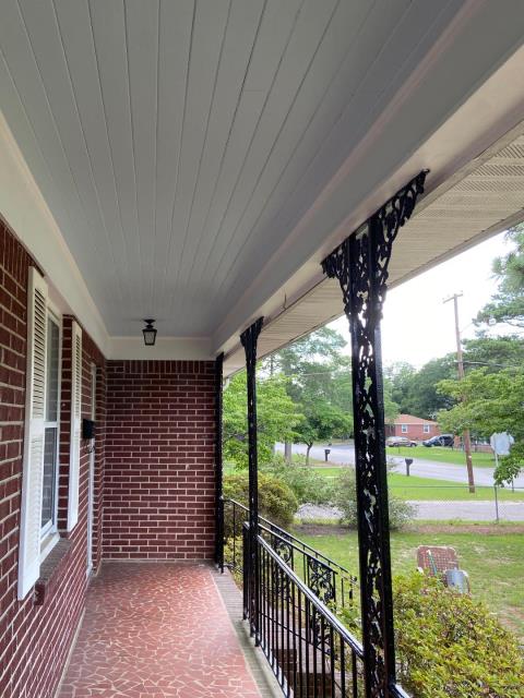 Wrought Iron & Patio Restoration in West Columbia 🛠️ Just finished a total refresh! We scraped, sanded, and refinished all the front porch wrought iron railings and repainted the porch ceiling. We even refinished three pieces of patio furniture to match. The whole entryway looks brand new!