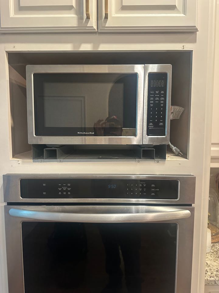 Flower Mound, TX - Kitchenaid microwave kept buzzing when door closed now no power I looked at the microwave and determined that the control board is bad and so is the magnetron and so is the magnetron fuse I told homeowner they no longer make the control board Flower Mound, TX - Kitchenaid microwave kept buzzing when door closed now no power I looked at the microwave and determined that the control board is bad and so is the magnetron and so is the magnetron fuse I told homeowner they no longer make the control board