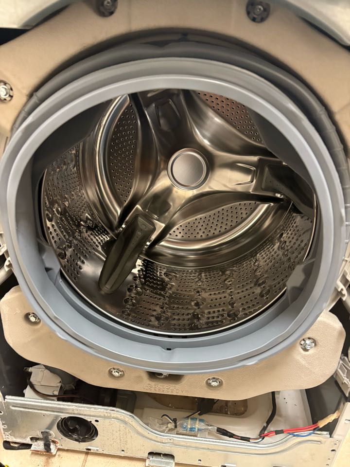 McKinney, TX - LG Front Load Washer needs the door gasket replaced due to it being mildewy. Replaced door gasket and tested washer. Washer is working as intended. McKinney, TX - LG Front Load Washer needs the door gasket replaced due to it being mildewy. Replaced door gasket and tested washer. Washer is working as intended.