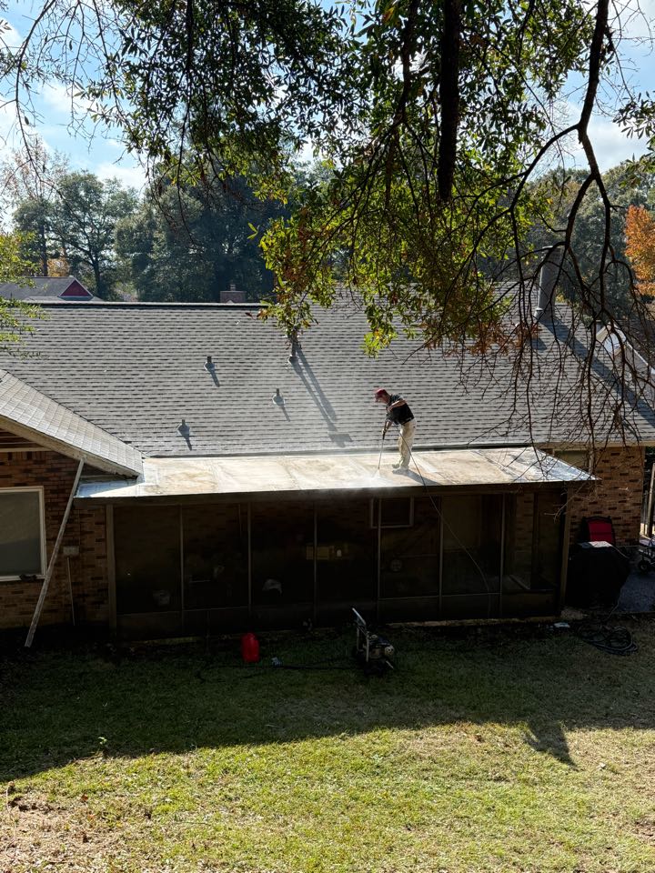 Prattville, AL - Flat roof cleaning and prep for coating! Prattville, AL 
