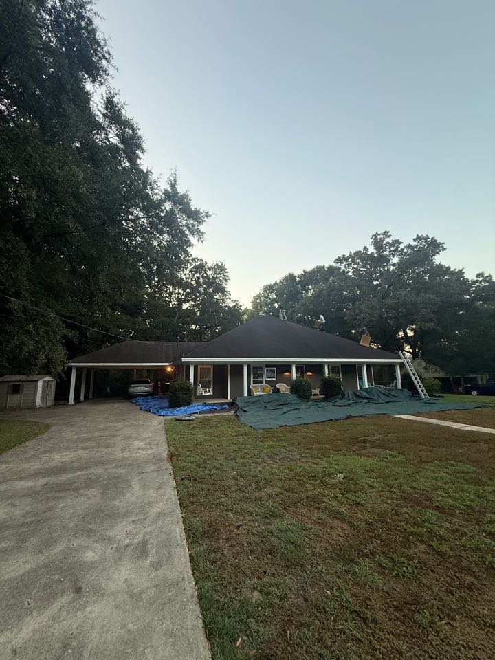 Millbrook, AL - Complete Roof Replacement with Complimentary Shingle Upgrade! Make the Wise Choice for Premium Results! (334) 414-3968 Give us a call! 