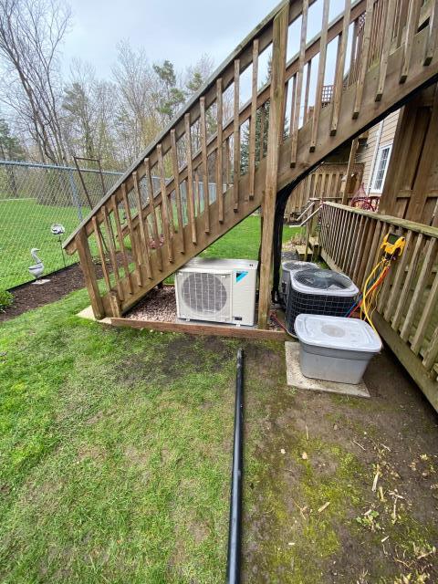 Installed a new Daikin FIT 1.5 Ton DX17VSS Air Conditioner and Daikin DM97MC Modulating Furnace and Aprilaire Humidifier for a long-time, valued client of ours!