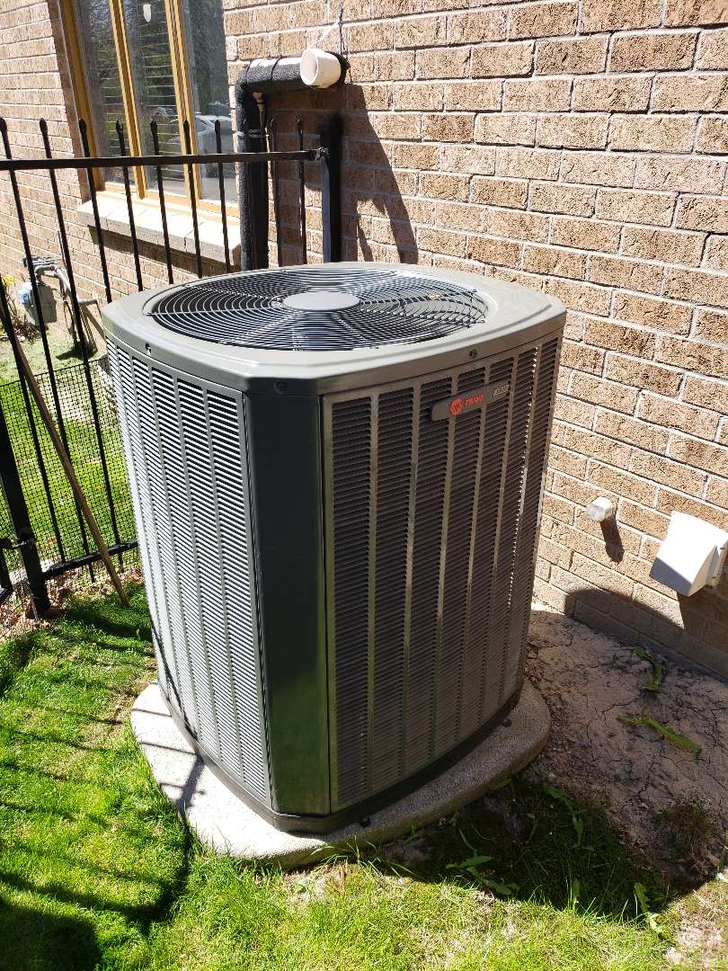 AC maintenance on Trane unit in Mississauga 