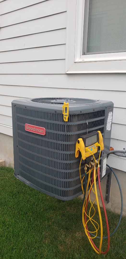 Diagnostic on a Goodman 2 ton air conditioner in Niagara on the Lake.  