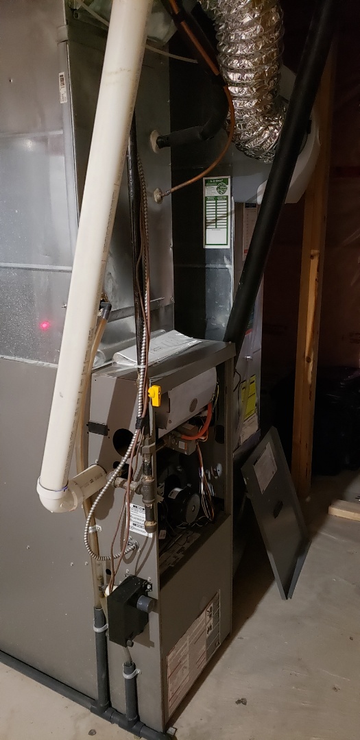 Milton, ON - Performing yearly maintenance on a Lennox furnace in Milton Milton, ON - Performing yearly maintenance on a Lennox furnace in Milton