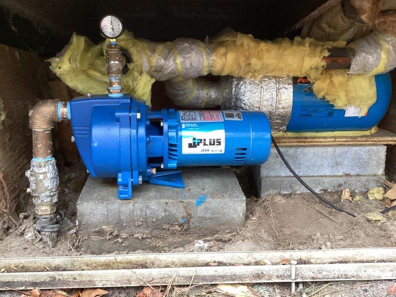 Successfully installed new Goulds 1/2 HP well pump as quoted, replacing the damaged unit. Installation included all necessary fittings (brass bushings, nipple, cross) and pressure gauge. System was tested and confirmed to be operating properly with no freeze damage to other components.