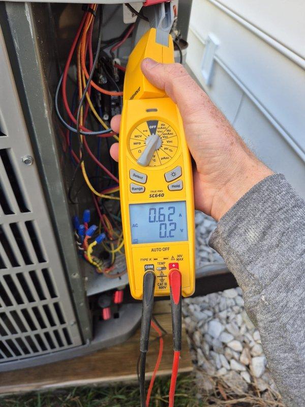 Performed routine cooling system maintenance service including electrical diagnostics. Conducted amperage testing on system components with readings of 5.59A and 6.2A, and voltage measurements of 0.1V and 0.2V using SC640 clamp meter. All electrical connections were inspected and system operation verified to manufacturer specifications.