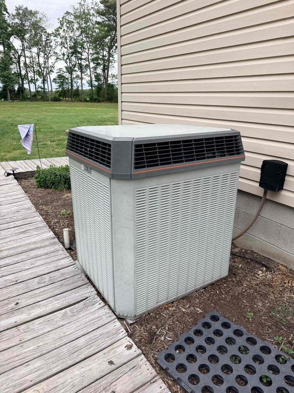 Conducted comprehensive system evaluation for complete HVAC replacement in crawlspace installation. Assessed existing air handler unit, ductwork configuration, and outdoor condensing unit to provide detailed estimate for full system replacement, documenting current equipment condition and installation requirements through photographic documentation.
