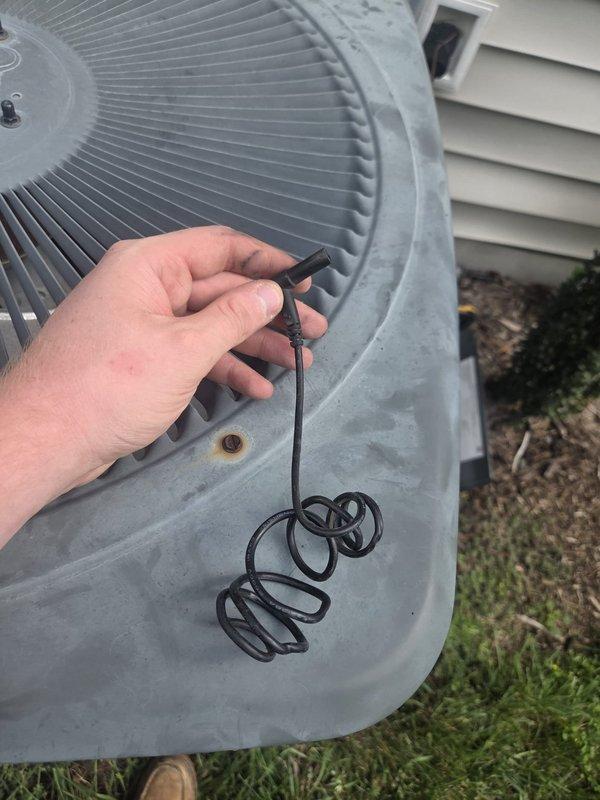 Performed comprehensive heating system inspection and tune-up on single outdoor heat pump unit. Conducted operational testing, verified electrical connections, inspected condenser coil condition, and confirmed proper system performance for upcoming heating season.