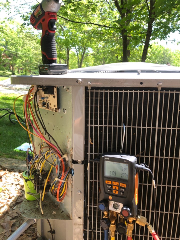 Reeds Spring, MO - Performing a planned maintenance agreement system checkout for air conditioning on a Carrier heat pump system. Replacing air filter. Cleaning coils. Cleaning condensate drain line. Checking system refrigerant charge. Inspecting wiring. Testing electrical components. Replacement thermostat with a Sensi WiFi thermostat. And checking overall system performance. Reeds Spring, MO - Performing a planned maintenance agreement system checkout for air conditioning on a Carrier heat pump system. Replacing air filter. Cleaning coils. Cleaning condensate drain line. Checking system refrigerant charge. Inspecting wiring. Testing electrical components. Replacement thermostat with a Sensi WiFi thermostat. And checking overall system performance.