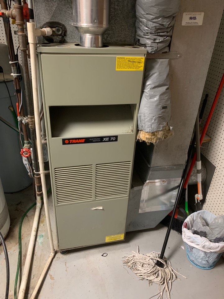 Furnace repair  Trane XE70 
