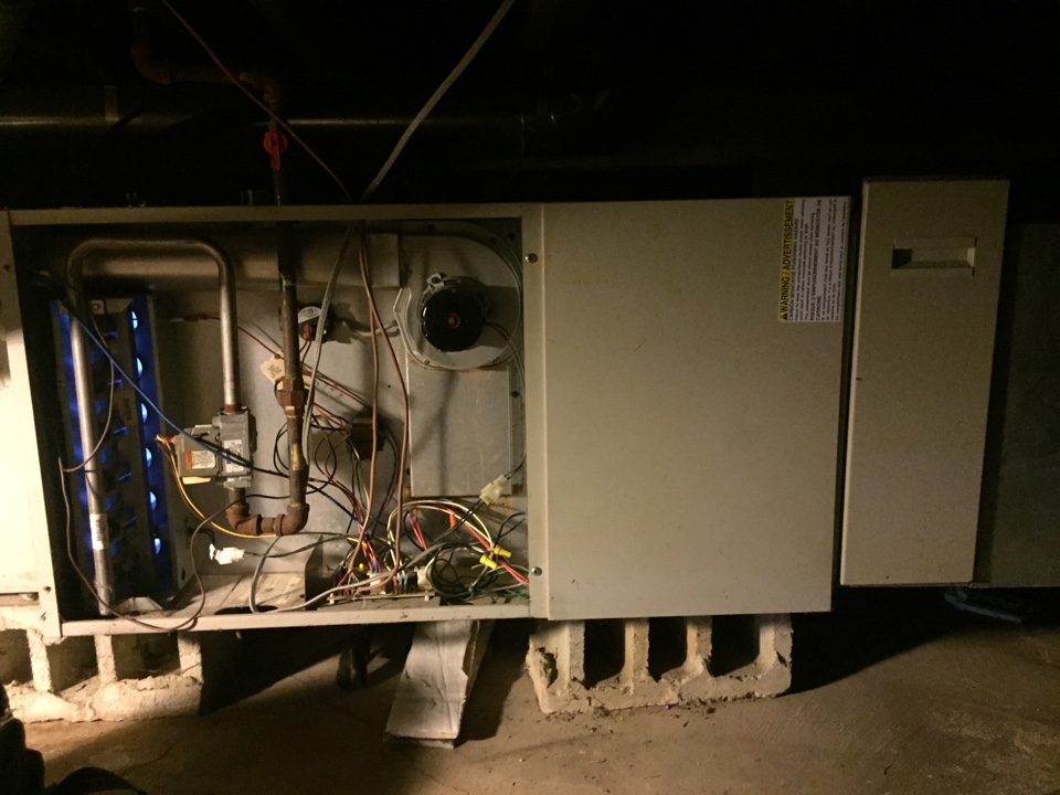 Carol Stream, IL - Furnace repair turned into regular maintenance when I found the power off, and the issue the customer wasn’t sure of may have just been the system not cycling quickly, every operating aspect of the unit was working for the majority of the time I was in the job after getting it running. Carol Stream, IL - Furnace repair turned into regular maintenance when I found the power off, and the issue the customer wasn’t sure of may have just been the system not cycling quickly, every operating aspect of the unit was working for the majority of the time I was in the job after getting it running.