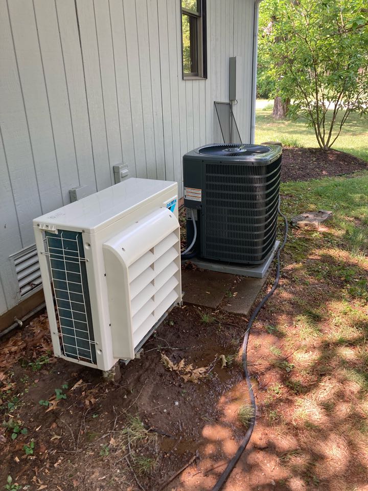 Carbondale, IL - Performed cooling maintenance on Goodman, RUUD and daikon systems 
