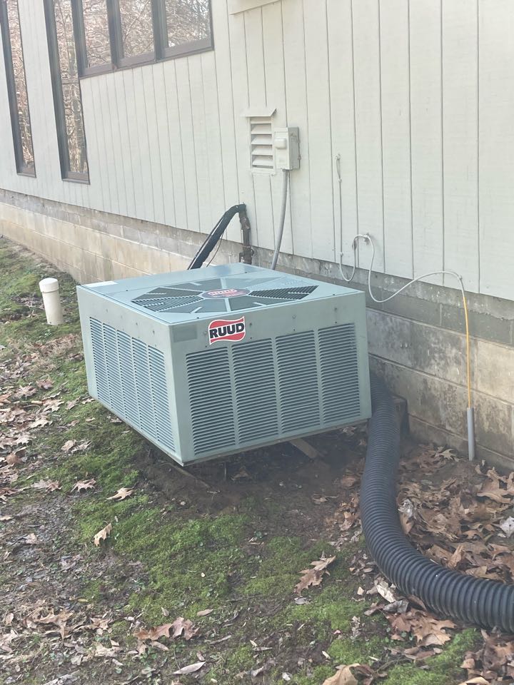 Carbondale, IL - Performed cooling maintenance on Ruud and Goodman units 