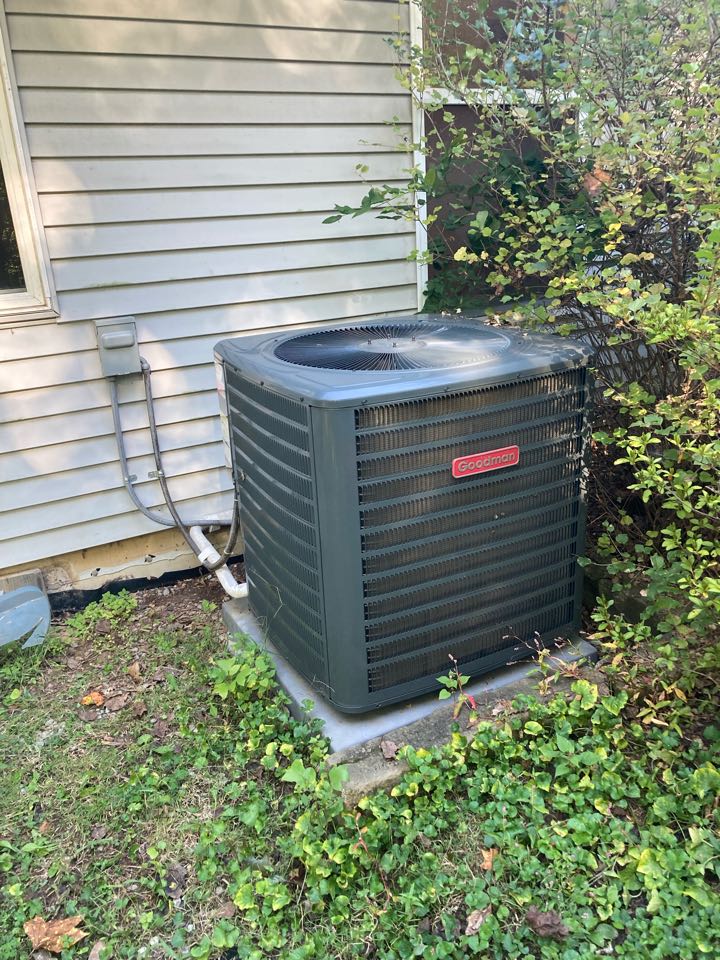 Carbondale, IL - Performed maintenance on Goodman and Bryant units 