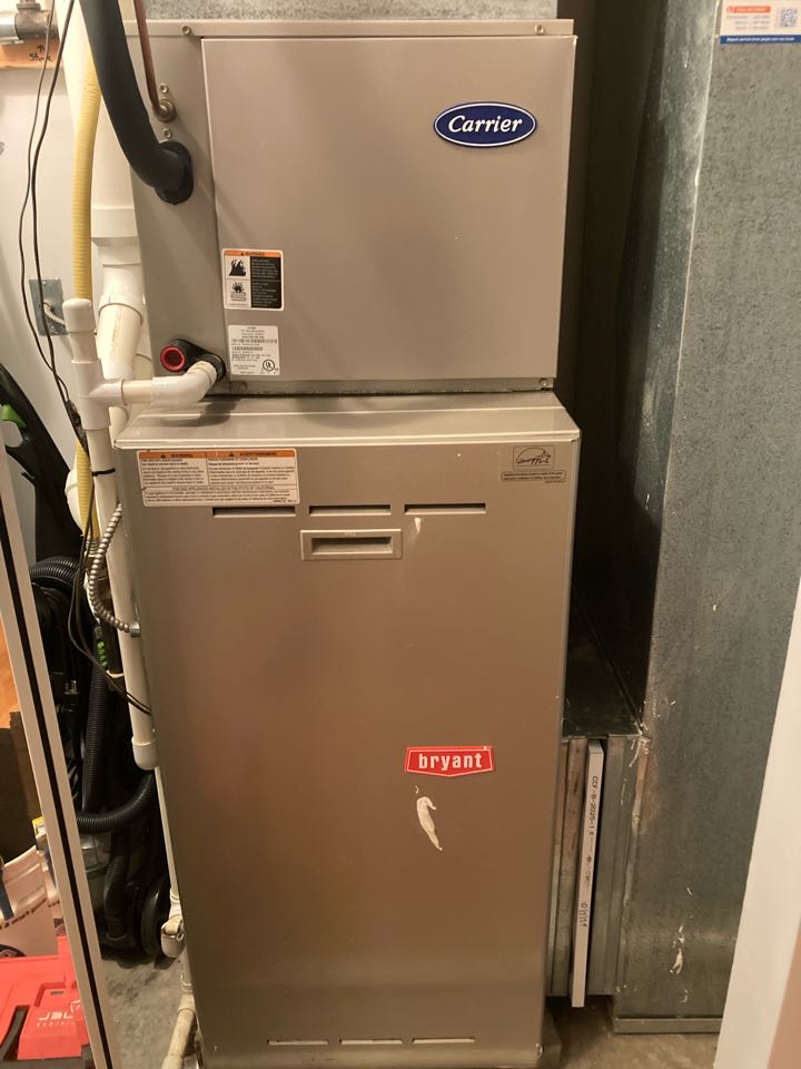 Carbondale, IL - Performed maintenance on Goodman and Bryant units 