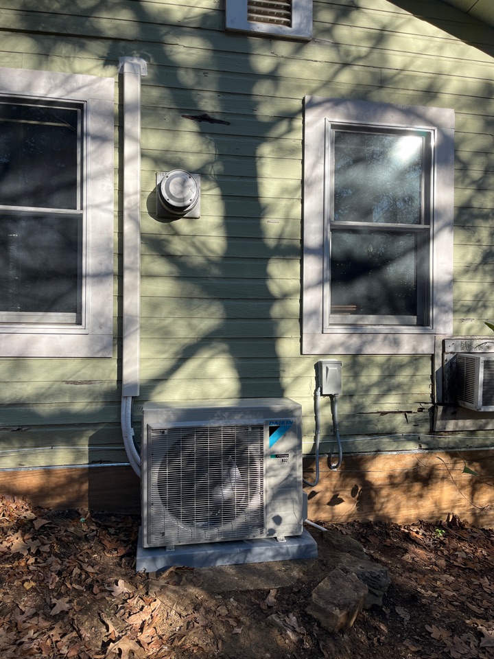 New Daikin high efficiency ductless heat pump