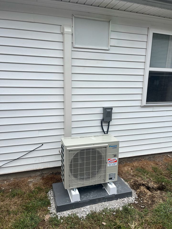Daikin Ductless Heat Pump System Installation 