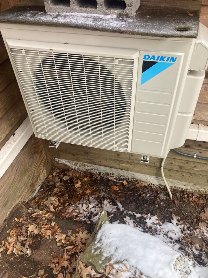 Performed heating maintenance on Daikin ductless system 