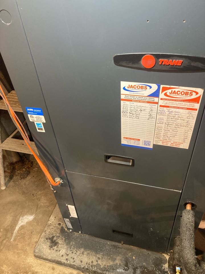 Murphysboro, IL - Performed heating maintenance on Trane geothermal units 