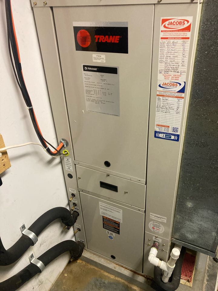 Murphysboro, IL - Performed heating maintenance on Trane geothermal units 