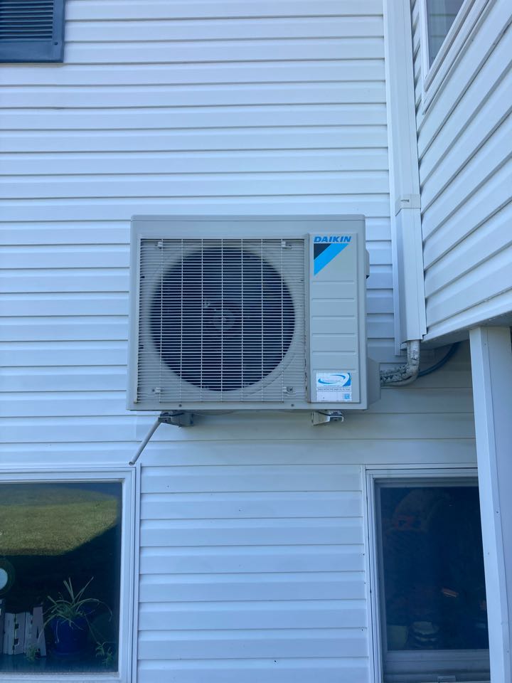 Marion, IL - Performed heating maintenance on Daikin ductless and ClimateMaster geothermal system 