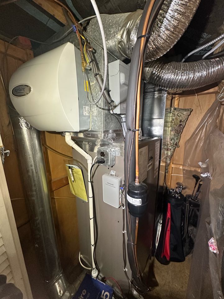 Just finished a routine maintenance and tuneup on a Luxaire heat pump that we installed 10 years ago, to the date, in the Newark Delaware area. Definitely needed a good wipe down and some TLC but everything was looking like it was in great shape. Thank you so much to Mindy for as long as in your home and trusting us with your comfort. If you have any questions or concerns, please don’t hesitate to give us a shout! We are always just one phone call away. Thank you so much and enjoy your week.