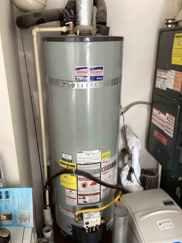 Natural gas water heater