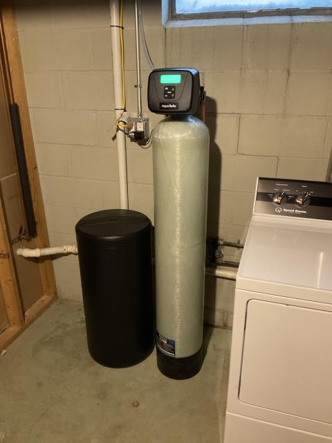 Onalaska, WI - Replaced an existing Hellenbrand water softener that was no longer functioning with a new Capital CP100-32 Dual Media Water Softener. The new system was professionally installed to restore soft water throughout the home while also helping reduce chlorine for improved water quality and better-tasting water. After completing the turnkey installation, our technician tested the system to verify proper operation and ensure it was ready to deliver years of dependable performance.