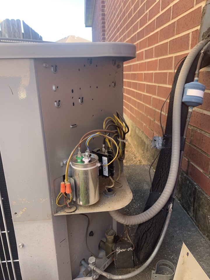 Spring, TX - Service and replace capacitor on carrier air conditioner. Spring, TX - Service and replace capacitor on carrier air conditioner.