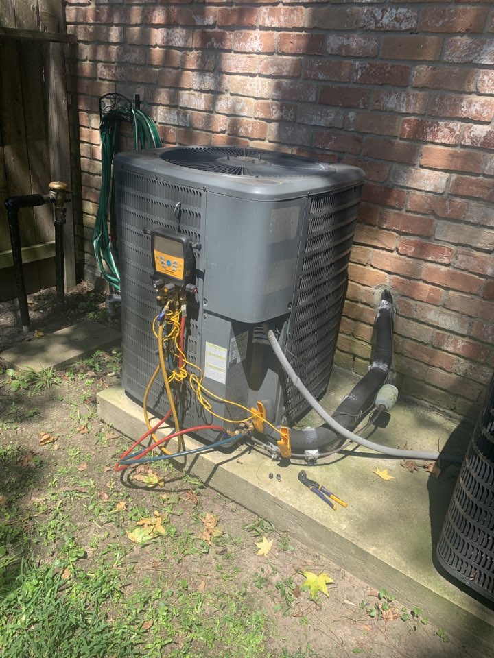 Houston, TX - Repair service for Goodman air conditioning system Houston, TX - Repair service for Goodman air conditioning system