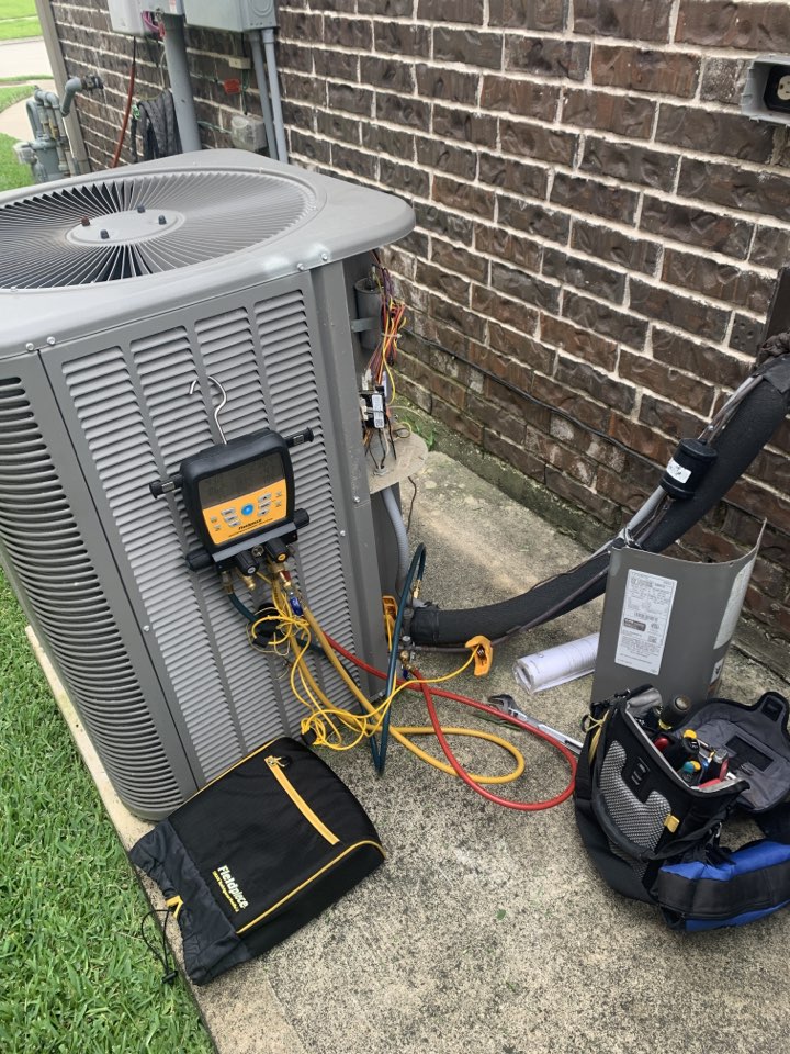 , TX - Service repair on Lennox air conditioning system , TX - Service repair on Lennox air conditioning system