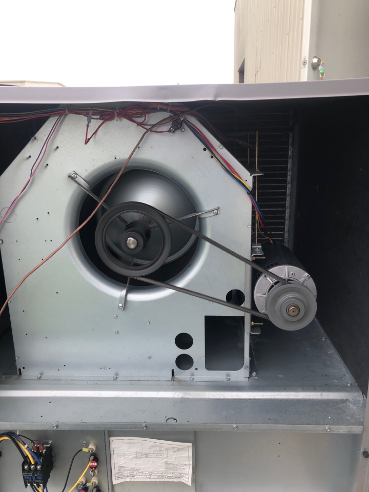 Forney, TX - Replaced worn fan belt. Forney, TX - Replaced worn fan belt.