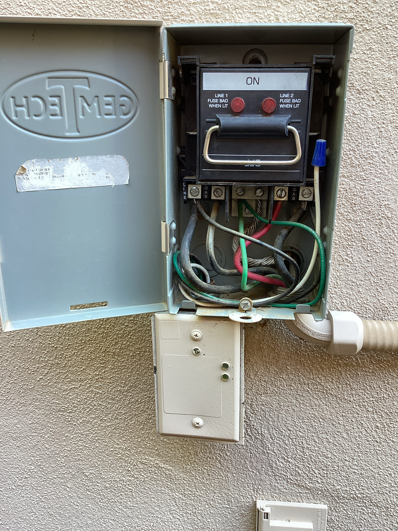 I was called to a home to repair a split Rheem system. Upon arrival, I found that the system was not cooling properly. I diagnosed the issue as a faulty compressor. I replaced the compressor and charged the system with refrigerant. The system is now cooling properly and the customer is satisfied.