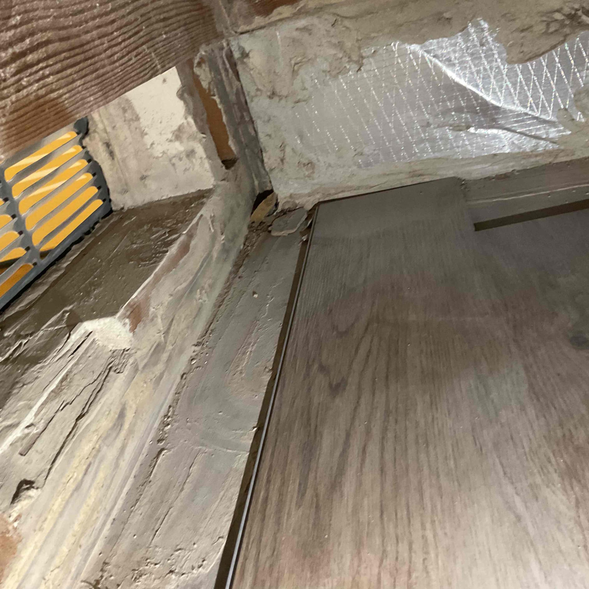 We addressed an older Goodman unit that was significantly dirty, with low refrigerant levels. The system lacked a sediment trap and flood protection, both crucial for optimal performance. We meticulously cleaned the unit, refilled the refrigerant to appropriate levels, and installed a sediment trap to prevent future issues. Additionally, we added flood protection to safeguard the system. The unit now operates more efficiently and reliably.