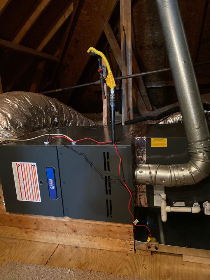 Goodman 14.3 seer2 gas split installation. 