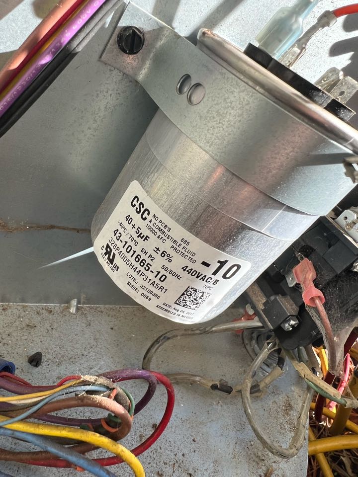 Carrier/ heat pump/ weak capacitor 