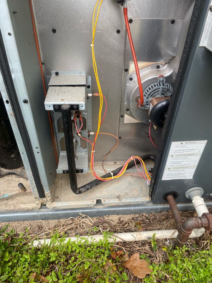 Goodman gas package unit heat maintenance and ductwork evaluation 