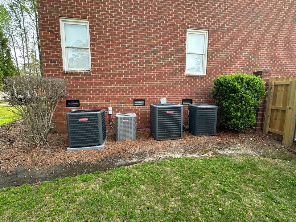 4 system ac maintenance. 3 Goodman split system & a Lennox split system