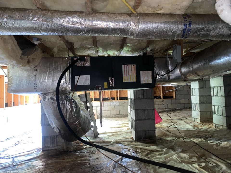 Goodman air conditioning diagnostic and leak search.