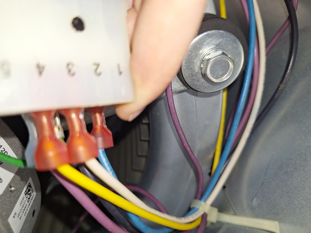 Goodman gas package unit. heat maintenance.