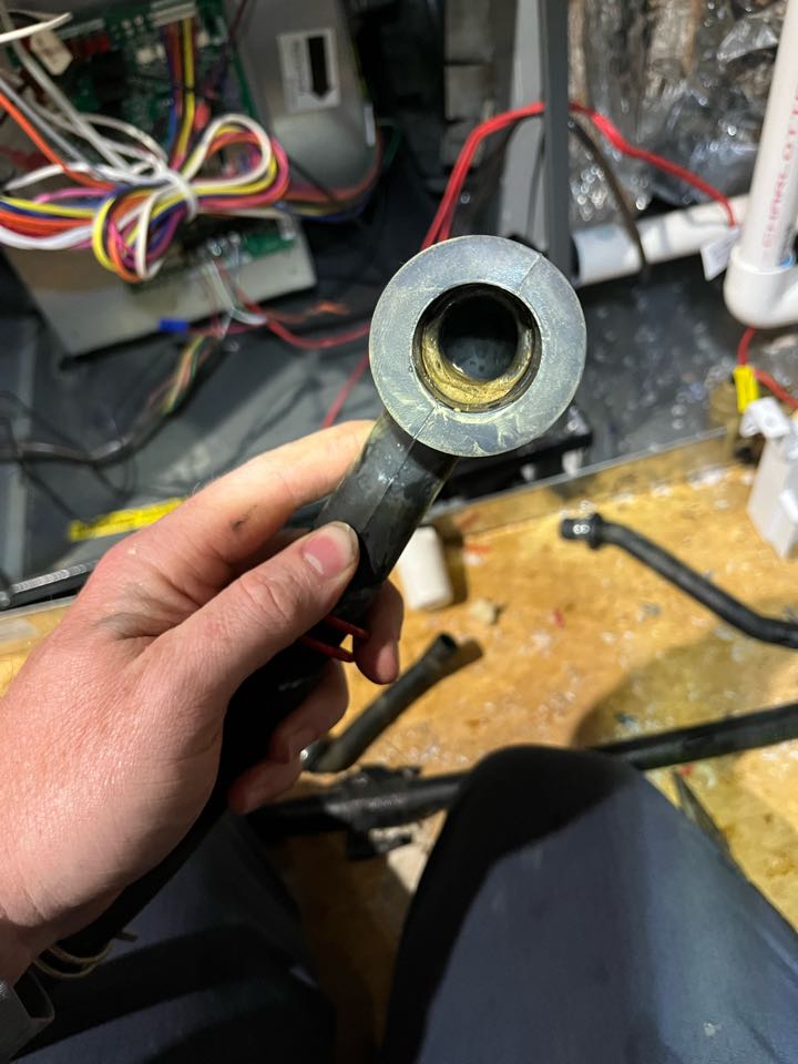 Goodman 90% gas furnace diagnostic and furnace drain trap cleaning/clearing. 