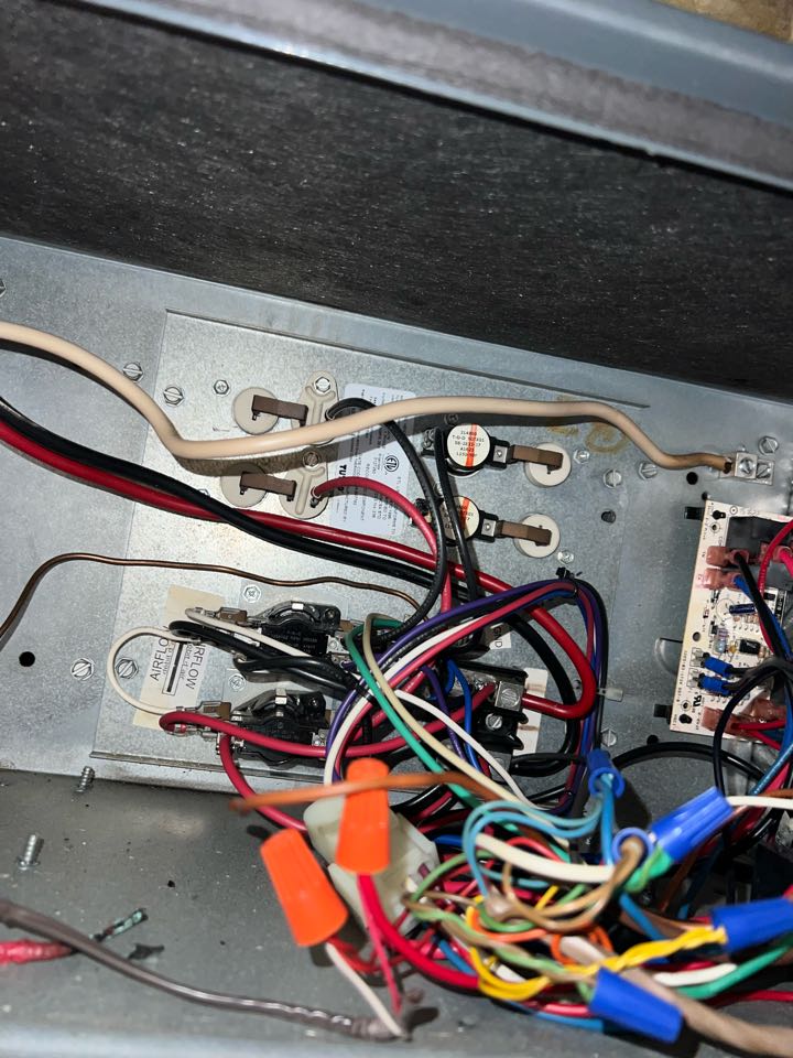 Heat maintenance on Goodman heat pump.