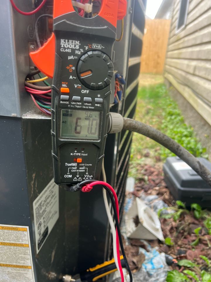 Heat maintenance on Goodman heat pump.