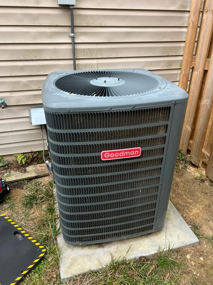 Heat maintenance on Goodman heat pump.
